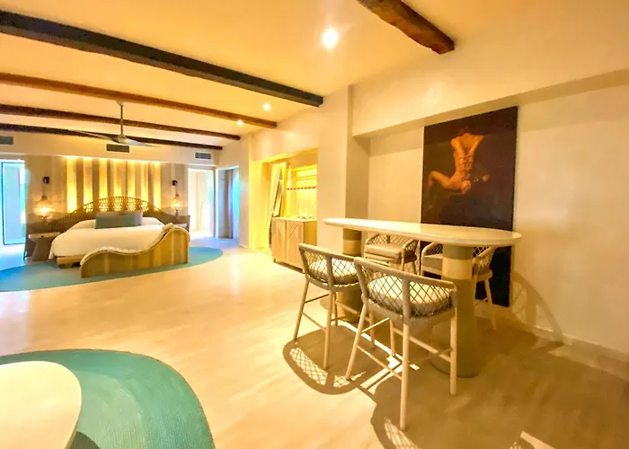 Hotel Shibari - Restaurant & Cenote Club